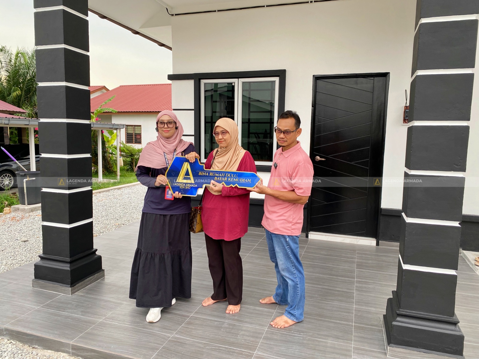 Lagenda Mawar (Encik Shukri)