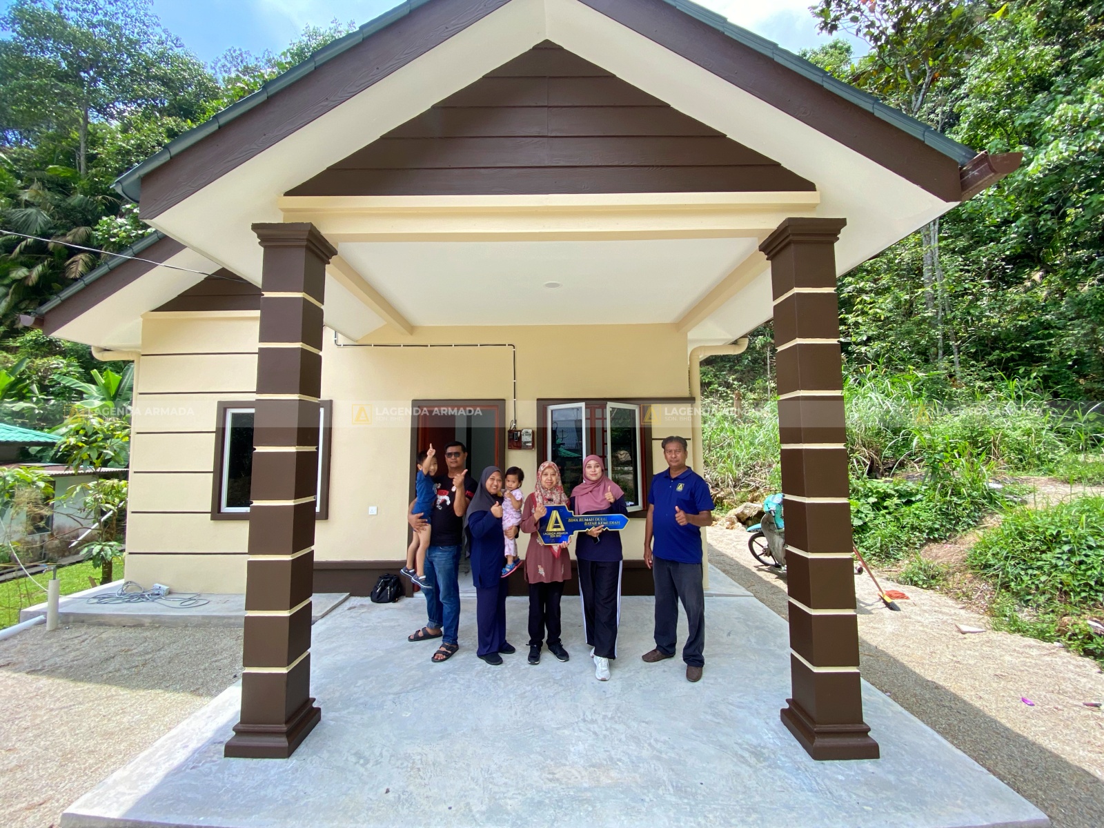 Lagenda Mawar (Puan Nazliza)