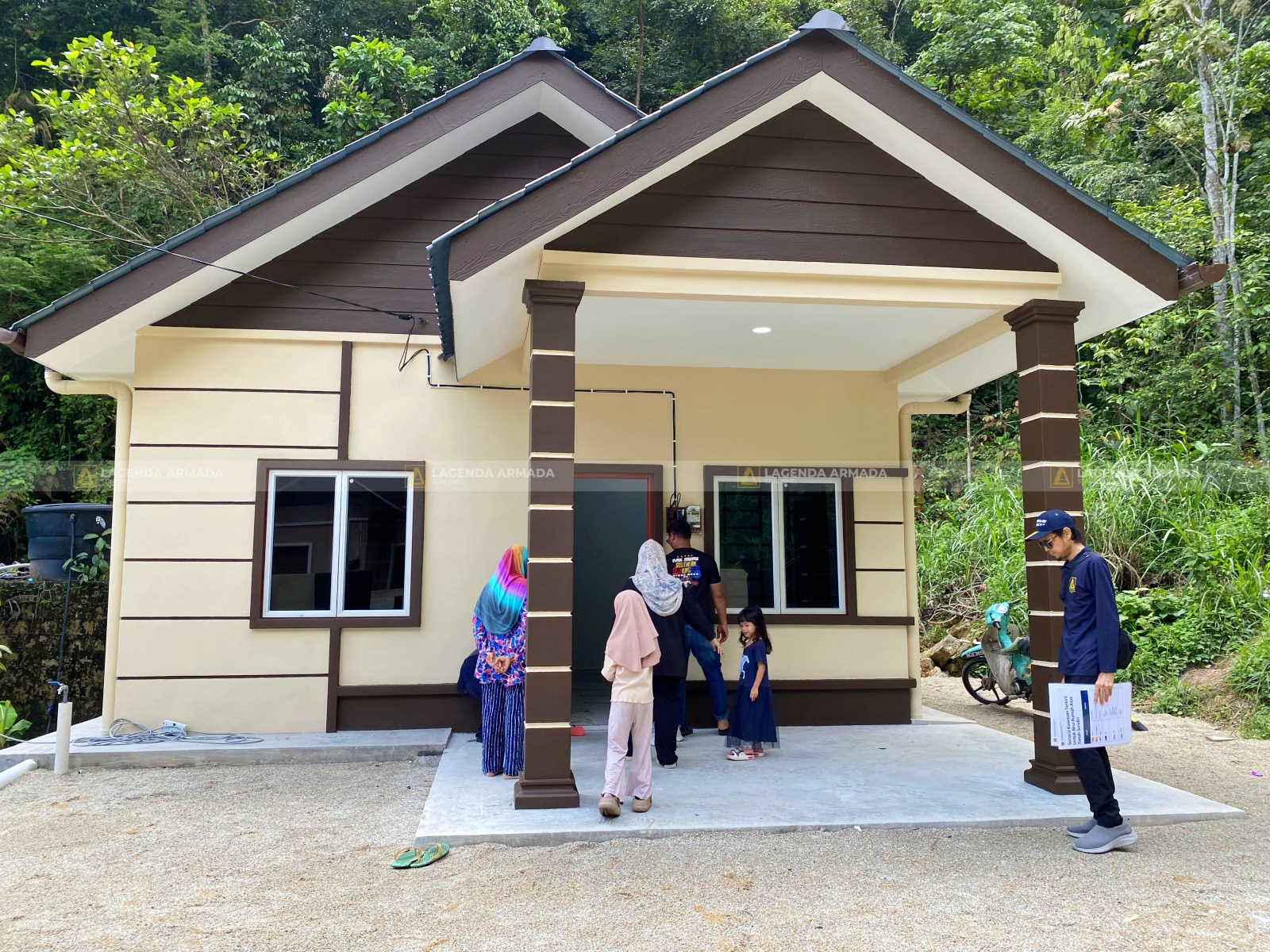 Lagenda Mawar (Puan Nazliza)