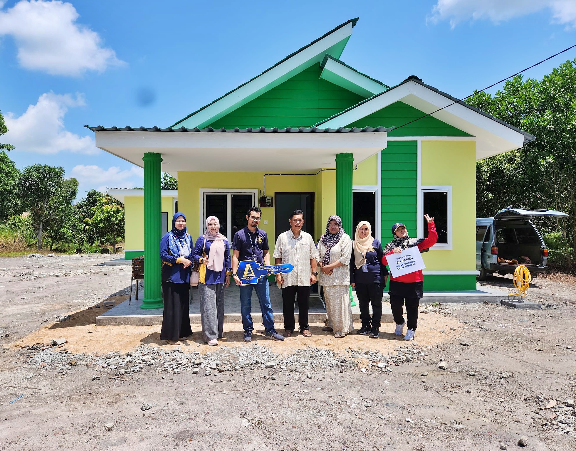 Serahan kunci rumah siap dibina - Lagenda Armada Sdn. Bhd.