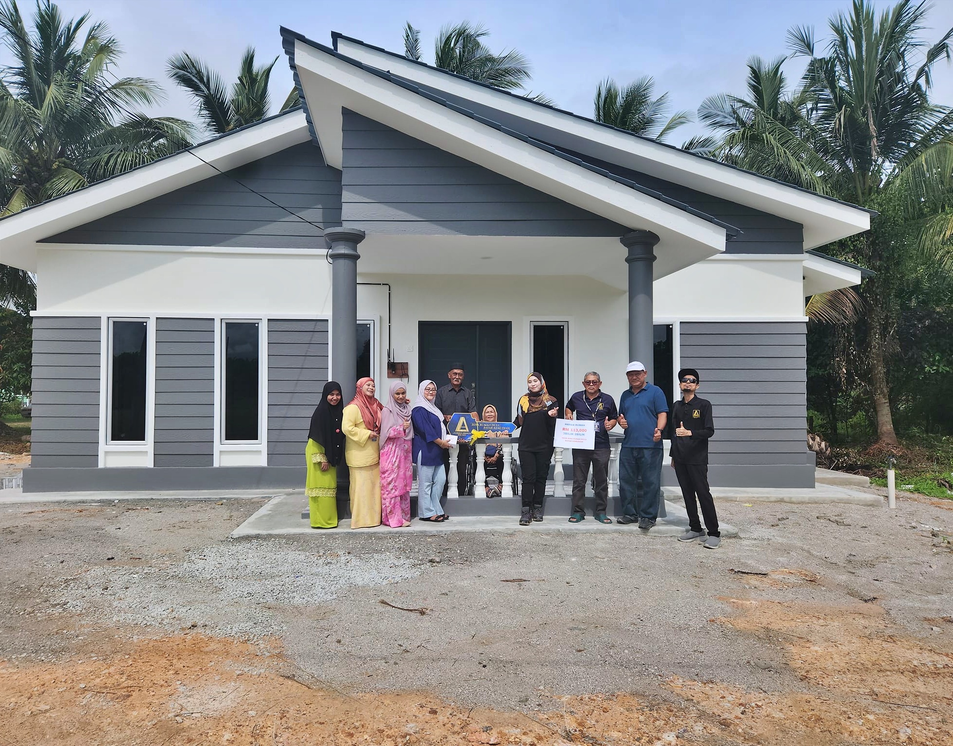 Serahan kunci rumah siap dibina - Lagenda Armada Sdn. Bhd.